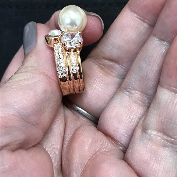 Gorgeous ring. 18kgold plated! Pearl and Crystal. - Picture 4 of 4